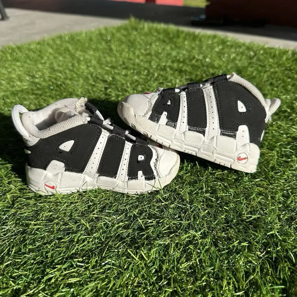 Nike Air More Uptempo Black‎ White Accent Red Kids Size US 6C DA9255-105